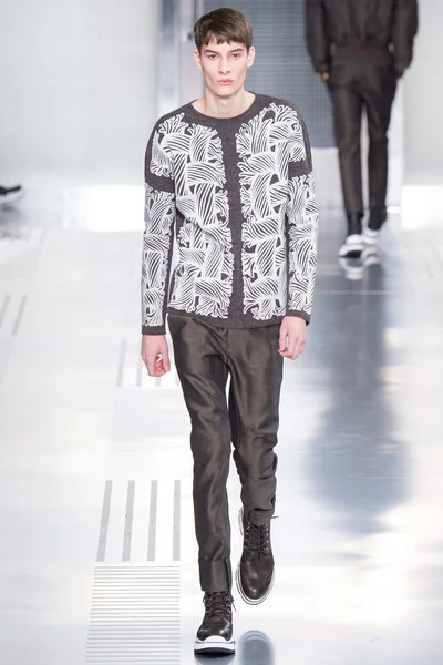 Look 26